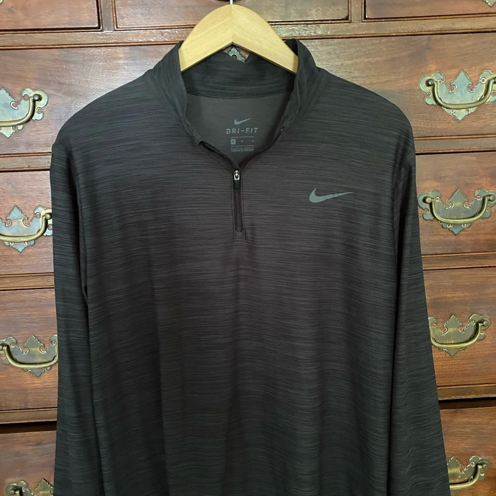 {nike} Dri FIT 1/2 zip Pullover - Picture 7 of 7